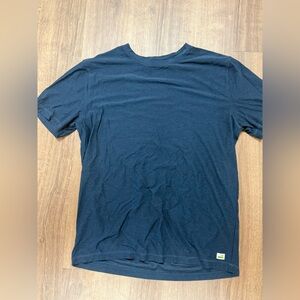 Vuori Men’s Size Medium Navy Blue T-Shirt